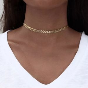 Gold dainty fishbone chocker necklace